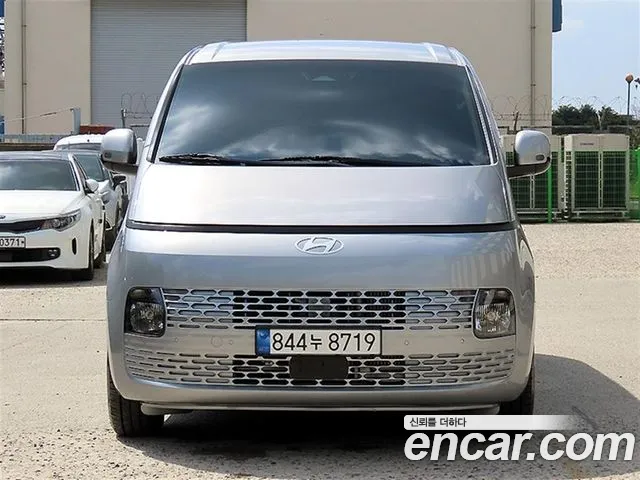 Hyundai Staria