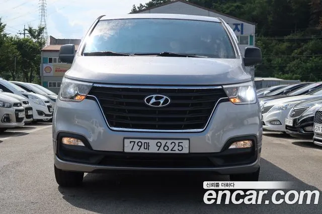 Hyundai Starex