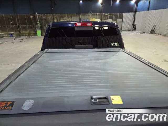 Dodge Ram Pickup — интерьер