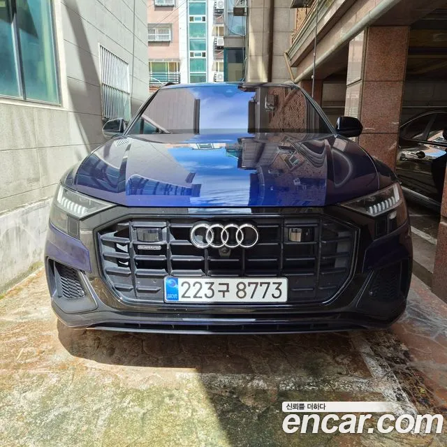 Audi Q8