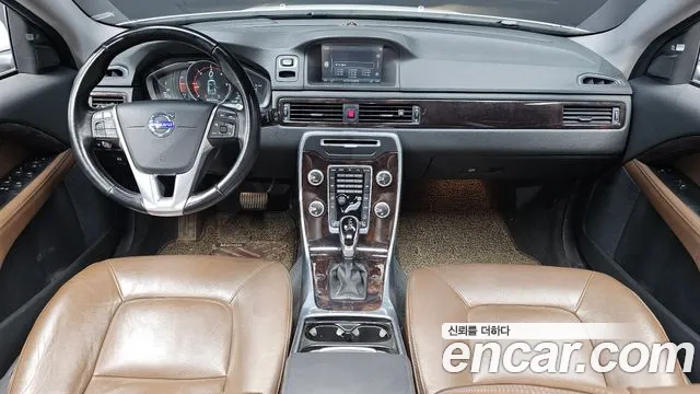 Volvo XC70 — интерьер