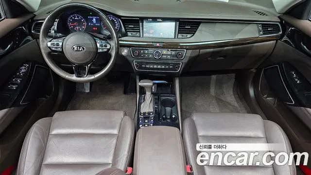 Kia K7 — интерьер