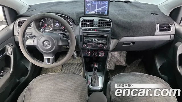 Volkswagen Polo — интерьер