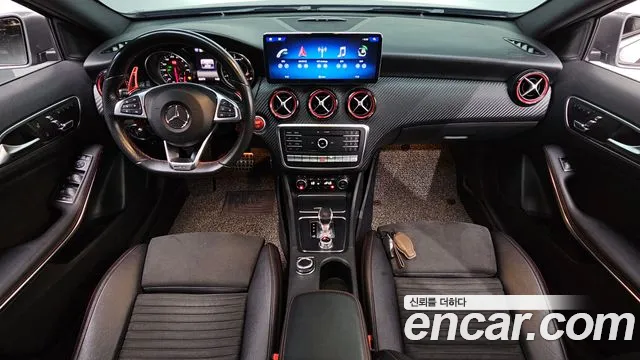 Mercedes-Benz A-класс — интерьер