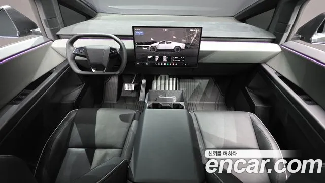 Tesla Cybertruck — интерьер