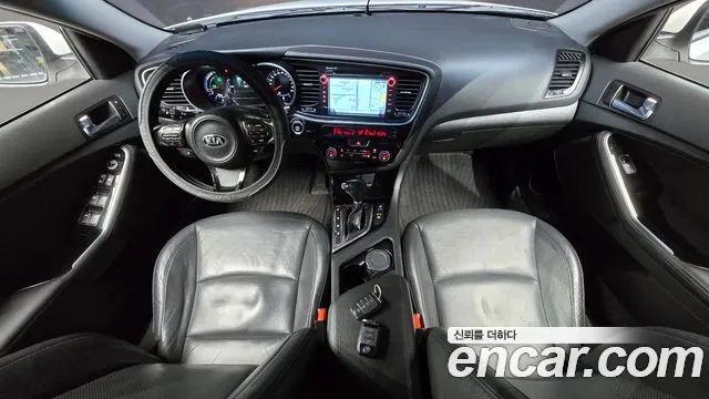 Kia K5 — интерьер