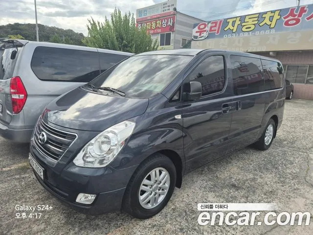 Hyundai Starex