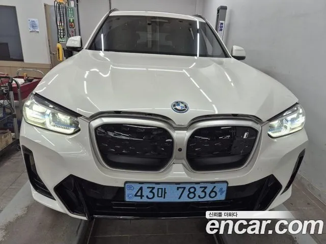 BMW iX3