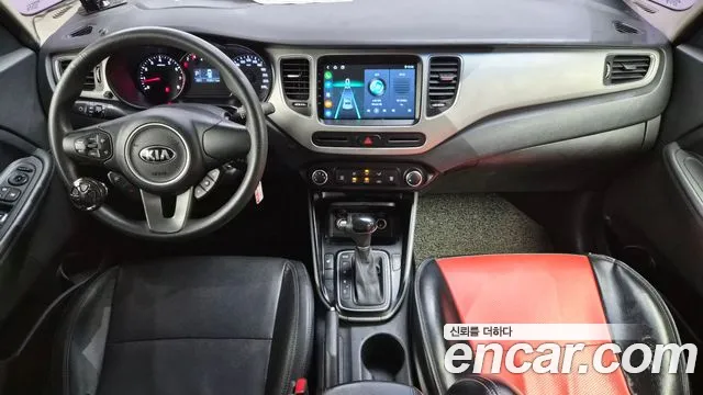 Kia Carens — интерьер