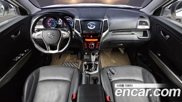 KG Mobility Tivoli — интерьер