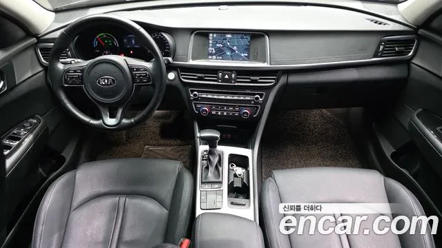 Kia K5 — интерьер