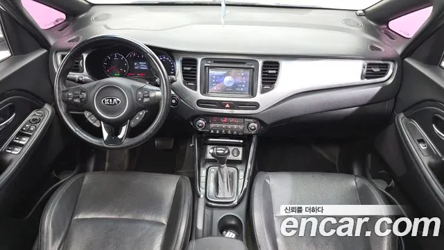 Kia Carens — интерьер
