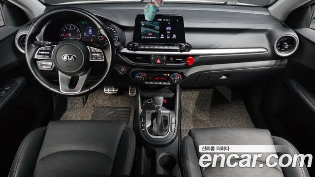 Kia K3 — интерьер