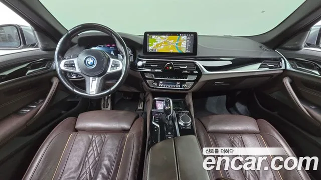 BMW 5 серия — интерьер