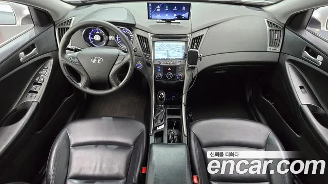Hyundai Sonata — интерьер
