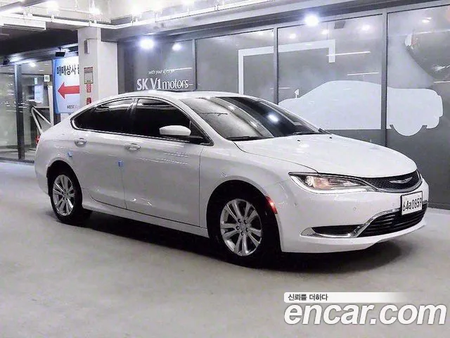 Chrysler 200