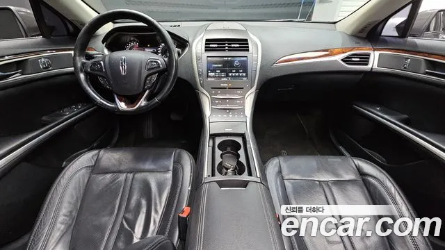 Lincoln MKZ — интерьер
