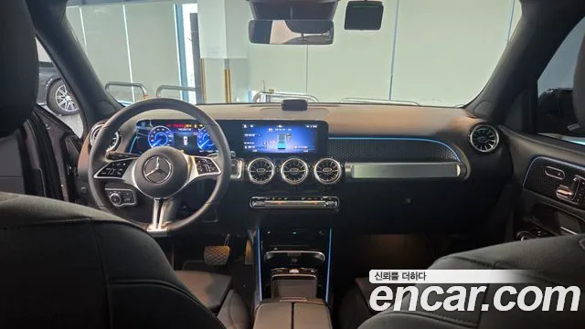 Mercedes-Benz EQB — интерьер