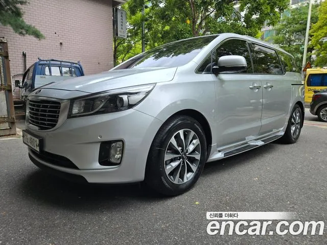 Kia Carnival — экстерьер