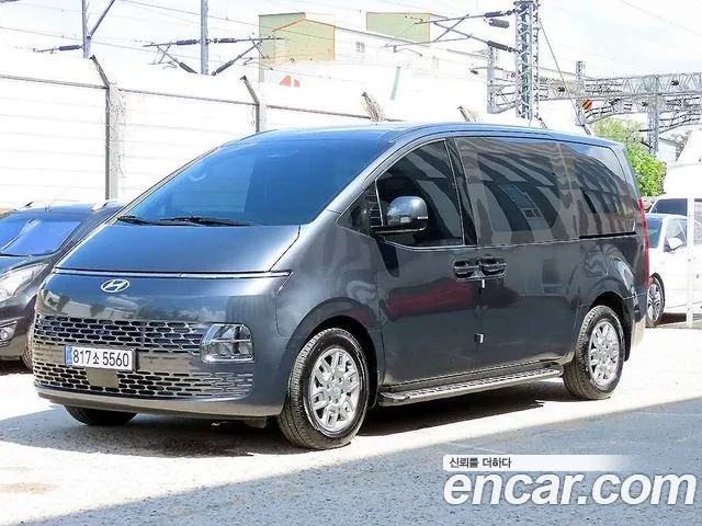 Hyundai Staria