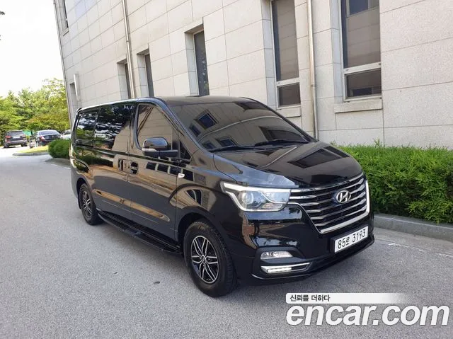 Hyundai Starex