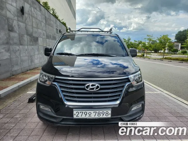 Hyundai Starex
