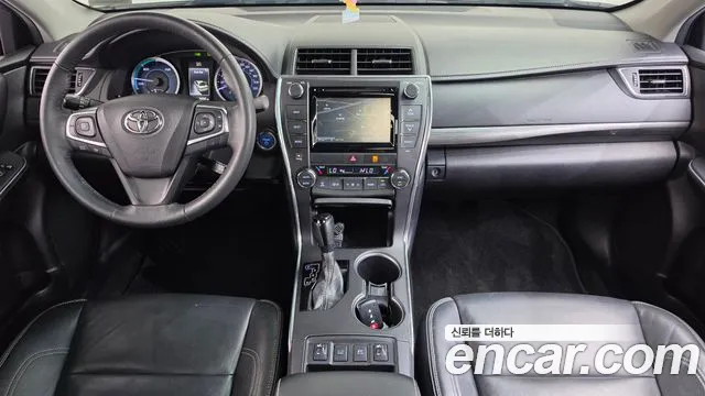 Toyota Camry — интерьер