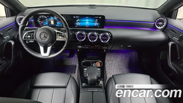 Mercedes-Benz A-класс — интерьер