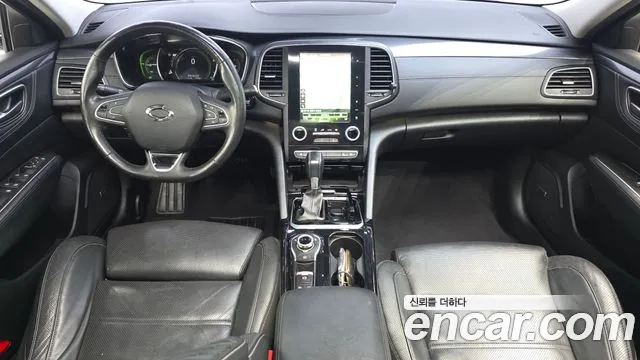 Renault Korea SM6 — интерьер