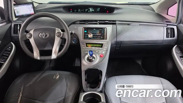 Toyota Prius — интерьер