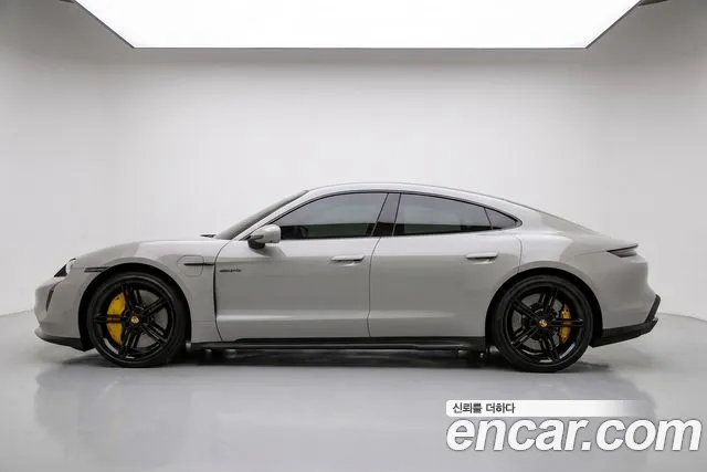 Porsche Taycan — экстерьер