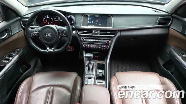 Kia K5 — интерьер