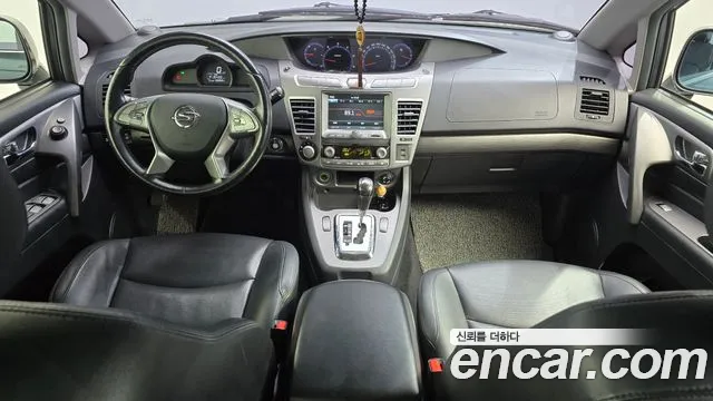 KG Mobility Korando — интерьер