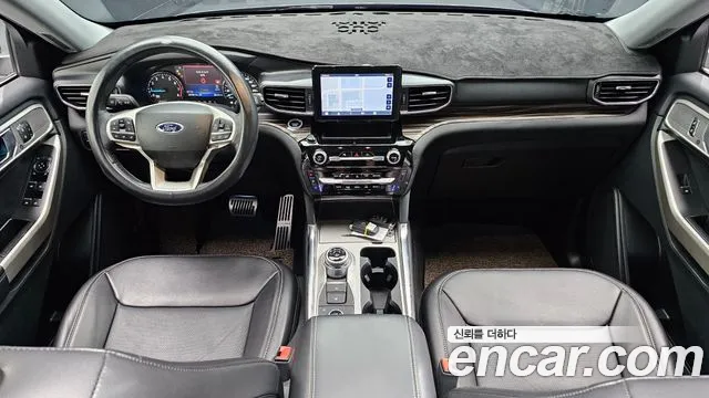 Ford Explorer — интерьер