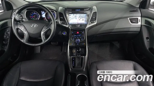 Hyundai Elantra — интерьер