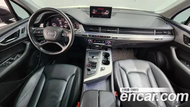 Audi Q7 — интерьер