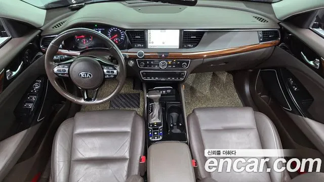 Kia K7 — интерьер