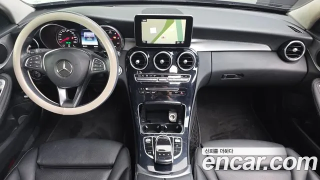 Mercedes-Benz C-класс — интерьер
