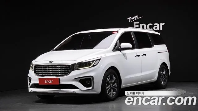 Kia Carnival — экстерьер