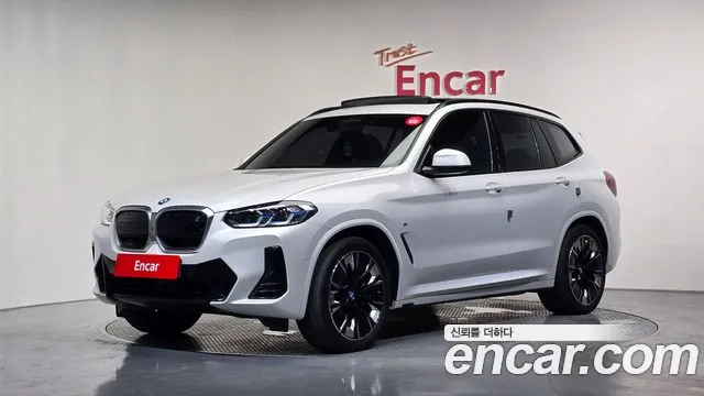 BMW iX3 — экстерьер