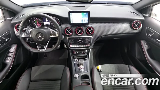 Mercedes-Benz A-класс — интерьер