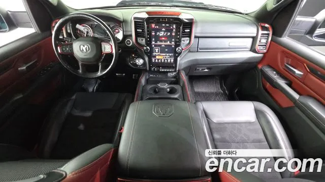 Dodge Ram Pickup — интерьер