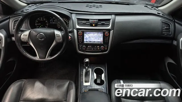 Nissan Altima — интерьер