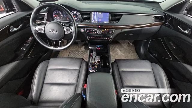 Kia K7 — интерьер