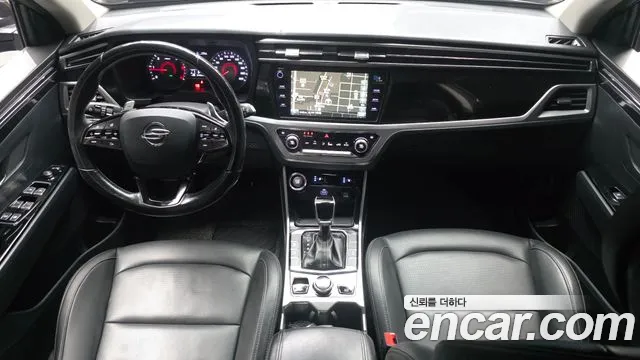 KG Mobility Korando — интерьер