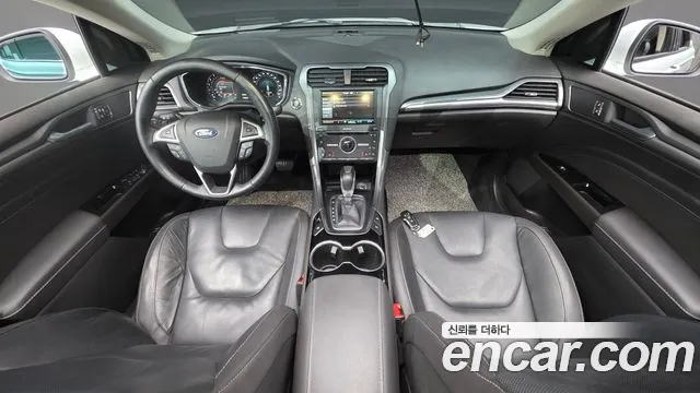 Ford Mondeo — интерьер