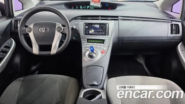 Toyota Prius — интерьер