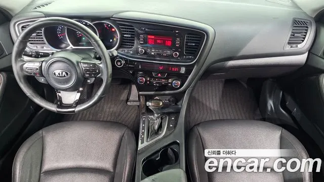 Kia K5 — интерьер