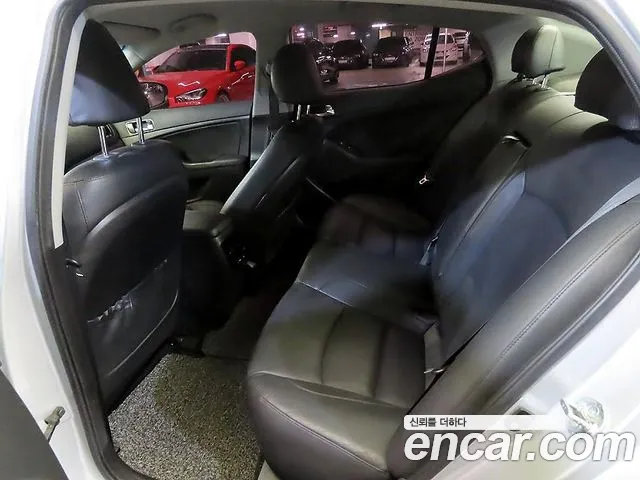 Kia K5 — интерьер