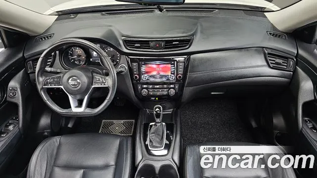 Nissan X-Trail — интерьер